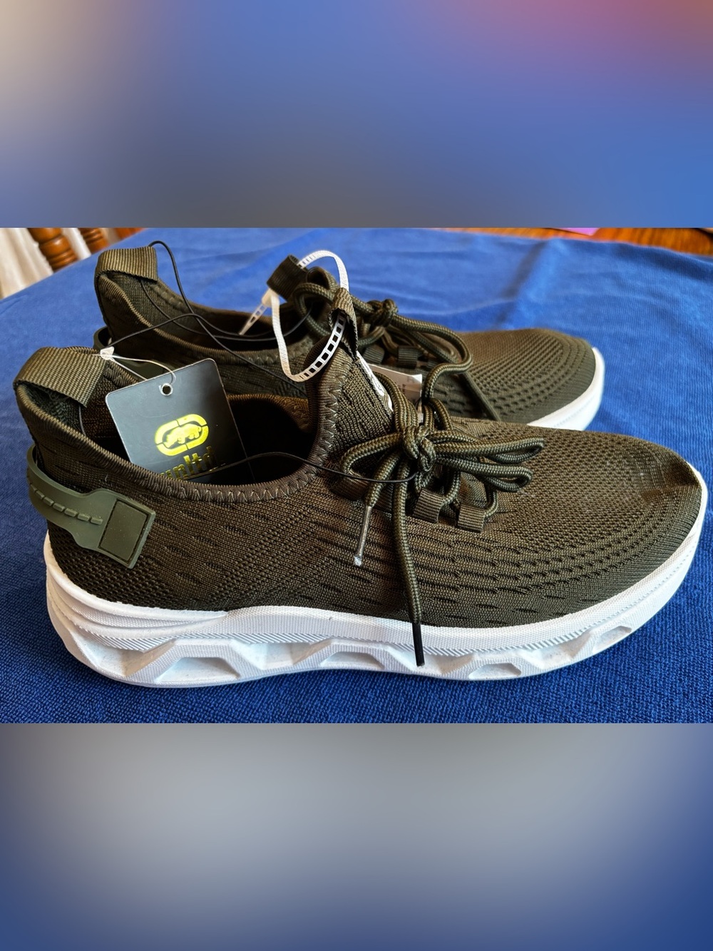 ECKO UNLTD Men's Olive Knit Lightweight Sneakers SIZE 9 new